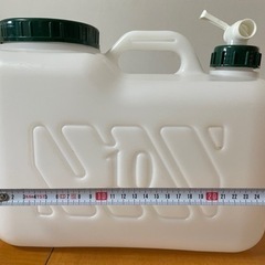 キャンプ用の水タンク（非常時用にも）の画像
