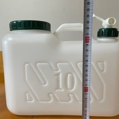 キャンプ用の水タンク（非常時用にも）の画像