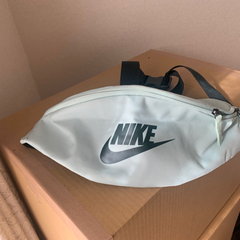 Nike ウエストバッグ　ミントの画像