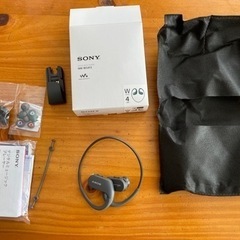 【美品】SONY ヘッドホン一体型 WALKMAN NW-WS413 ブラックの画像