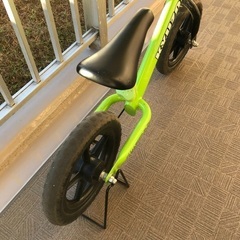 子供用 自転車  キックバイク　KYUZO  （ストライダー  ランニングバイク）の画像