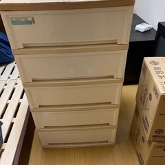 中古　衣装ケース５段
