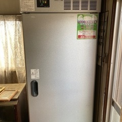 玄米保管冷蔵庫(7袋家庭用100v)