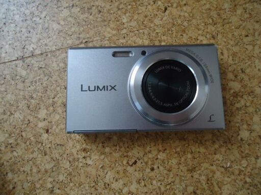 PANASONIC DMC-FH10　LUMIXコンパクトカメラ　ジャンク品