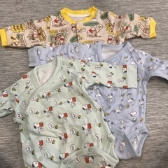 【新生児】肌着2着、服1着