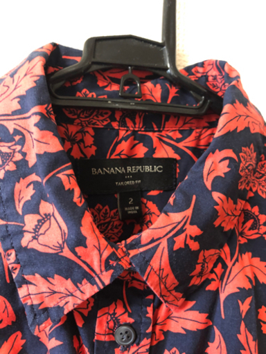 バナナリバブリック、レッド花柄シャツ