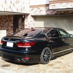 検査4年8月LS460L 後期 WALD EXECUTIVE LINEフルエアロ/20インチ/トパーズブラウンレザー/9インチ後席モニター/HDDナビ/地デジ/Bluetooth音楽の画像