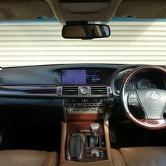 検査4年8月LS460L 後期 WALD EXECUTIVE LINEフルエアロ/20インチ/トパーズブラウンレザー/9インチ後席モニター/HDDナビ/地デジ/Bluetooth音楽の画像