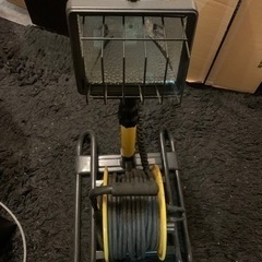 (取り引き中)サーチライト　コードリール付　業務用
