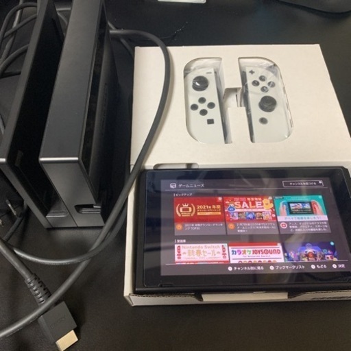 ホワイト　ニンテンドースイッチ