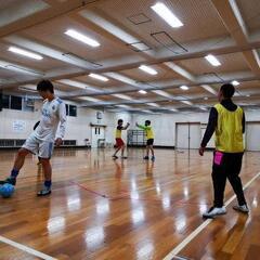 フットサル！参加費200円！毎週月曜日！19時〜21時、江東区立砂町中学校1階プレイホール - スポーツ