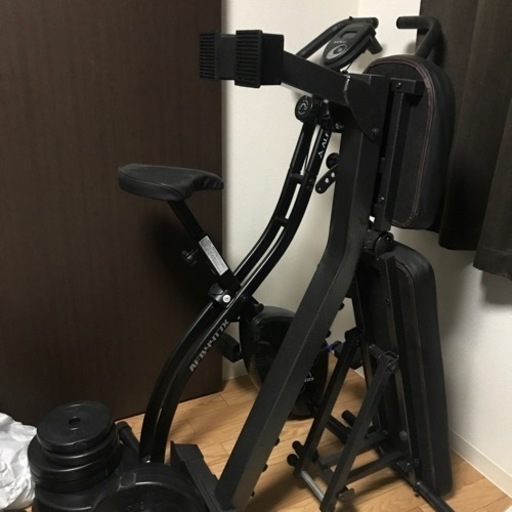 インクラインベンチと室内自転車