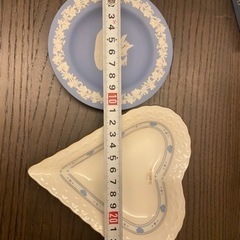 新品未使用　ウエッジウッド　ジャスパートレイ　＆　ウンガロ　ハート型小皿の画像