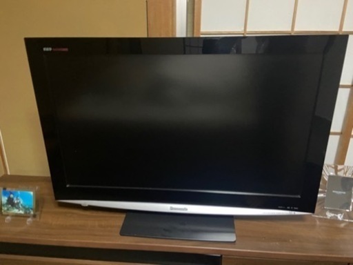 テレビ37V型