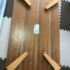 折りたたみテーブルの画像