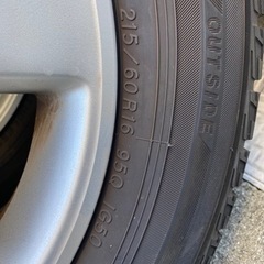 トヨタの純正ホイール付きスタッドレスの画像