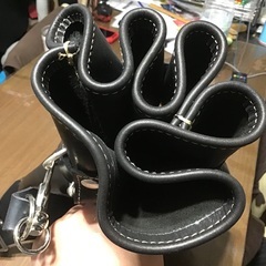 牛革ボディバッグ。未使用新品。の画像