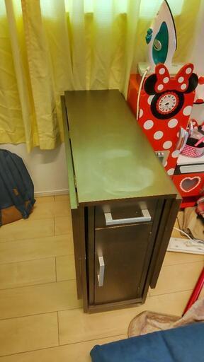 折りたたみ式ダイニングテーブル