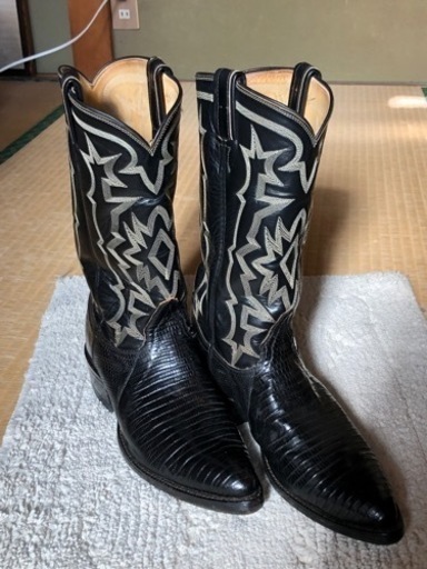 トニーラマ、ウエスタンブーツ、アリゲーターリザード。