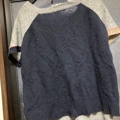 カットソー2枚とブラウス1枚の画像