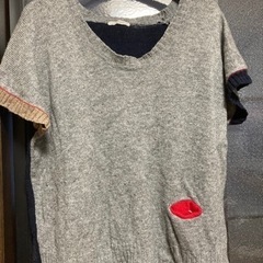 カットソー2枚とブラウス1枚の画像