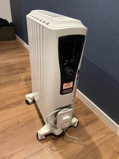 美品　デロンギ　オイルヒーター　8畳　2019年購入