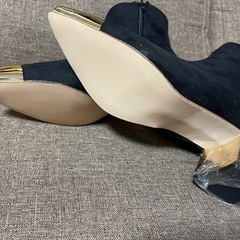 【新品未使用】ショートブーツ（スエード）24.5㌢の画像