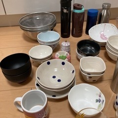 食器、水筒、ボウルセットの画像