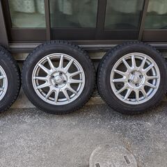 グッドイヤースタットレスタイヤICE NAVE ZEAⅡバリ山175/65/R15　アクア等