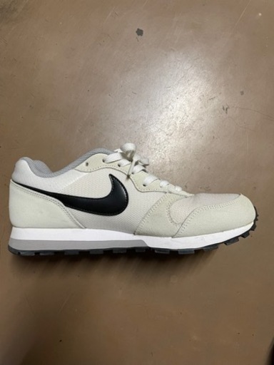 NIKE レディース　スニーカー　25センチ