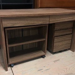 KG-144【美品】おうちワークはかどるカッコイイPCデスク3点セット (デスク＋ワゴン＋シャルフ) 木目柄 ブラウンの画像