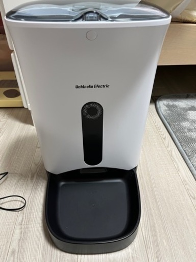 ペット自動餌やり器　タイマー付き