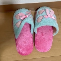 ガーリー　ボア　スリッパ　美品　の画像