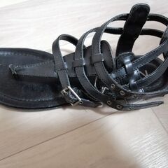 MIA レディース ブラック サンダル（アメリカで購入）の画像