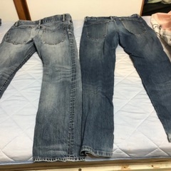 ジーンズ5本プラス1本の画像