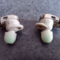 Sonyのワイヤレスイヤホン（WF1000X）の画像