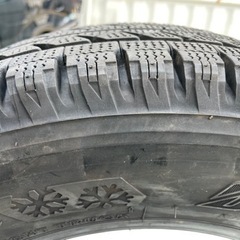 スタッドレスタイヤ　ブリヂストン　ブリザック　2本の画像