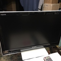 白いAQUOSです。24インチ。