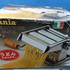 スパゲッティ製麺機（パスタマシン）の画像
