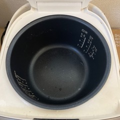 【1月16日14時頃neko様にお引渡し】炊飯器5.5合　TOSHIBA 2017年製の画像