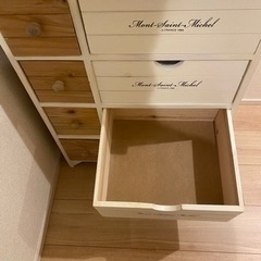 洋風タンスの画像