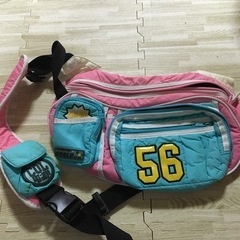 ウエストポーチ