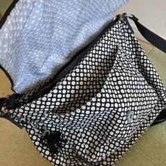 B5ノート収納可能　キプリング/KIPLINGバッグ　斜めがけの画像