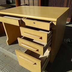 【先着の方に】学習机の画像