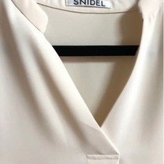 スナイデル ブラウス プリーツスリーブブラウスの画像