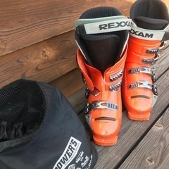 スキー靴　スキーシューズの画像