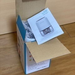  除湿機 除湿器 小型 最新版 1000ml大容量 ペルチェ式 省エネ 強力除湿 梅雨対策 部屋干し カビ対策 自動停止機能 7色ランプ 軽量 静音作業 お風呂場 台所 書棚 オフィス 日本語説明書付 ホワイトの画像