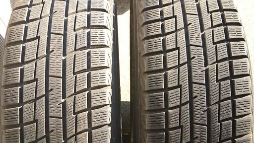 相談中　スタッドレスタイヤ　ヨコハマ　195/65R15　PCD114.3　５穴　セレナC26使用　