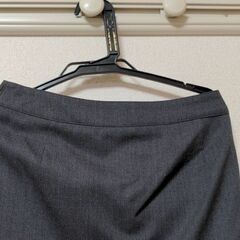 レディーススーツの画像
