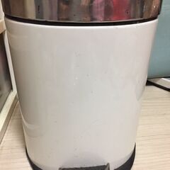 ペダルタイプゴミ箱